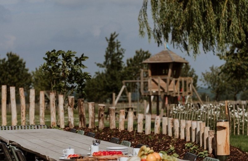 Hof van ulvend landhuis met tuin en terras 26 personen 1c 10